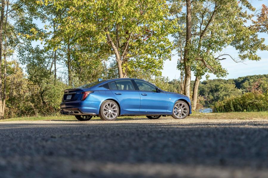  Cadillac CT5 350T 2019 года  (фото 33 из 40)